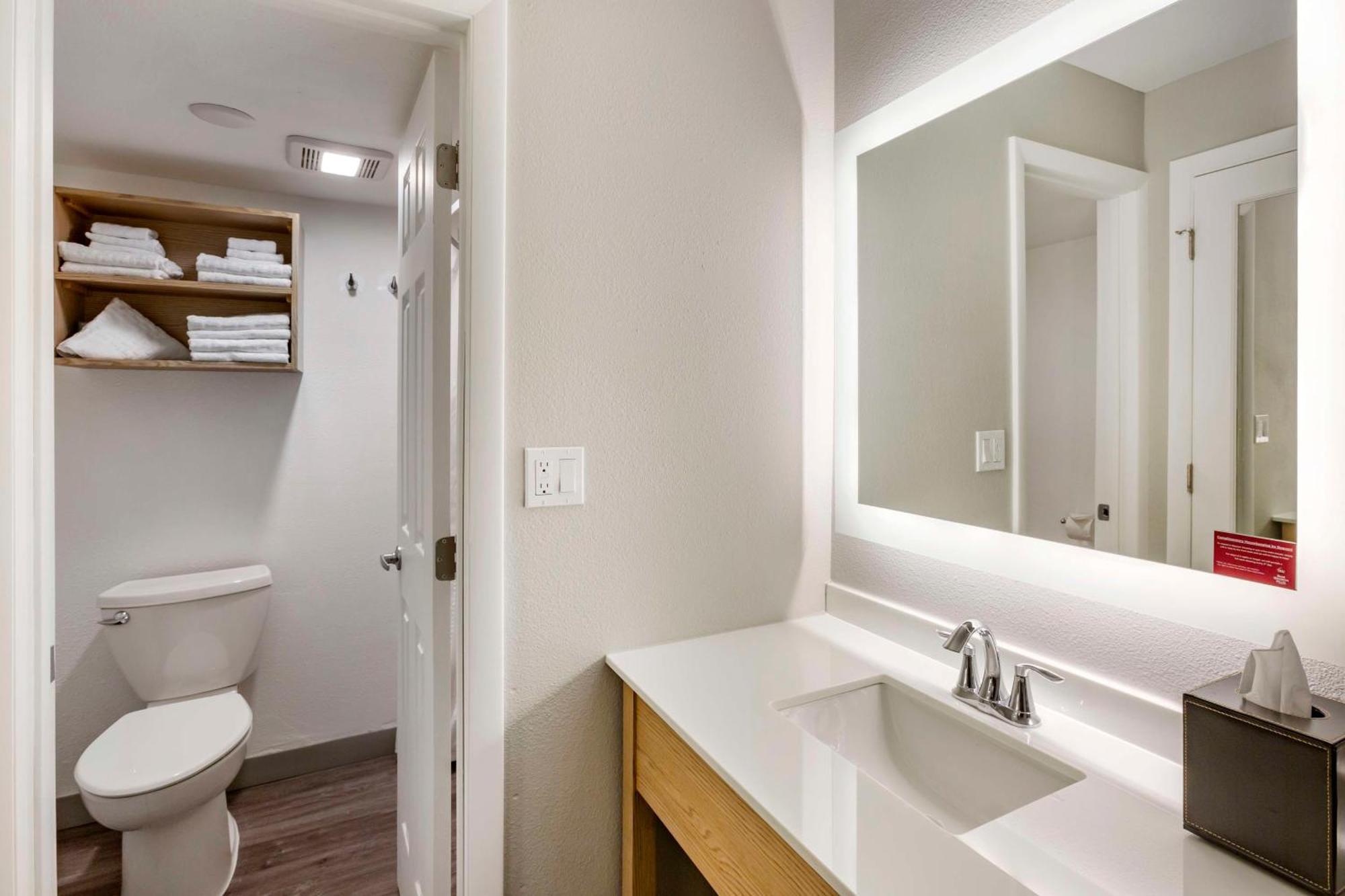 Best Western Plus Butte Plaza Inn Εξωτερικό φωτογραφία