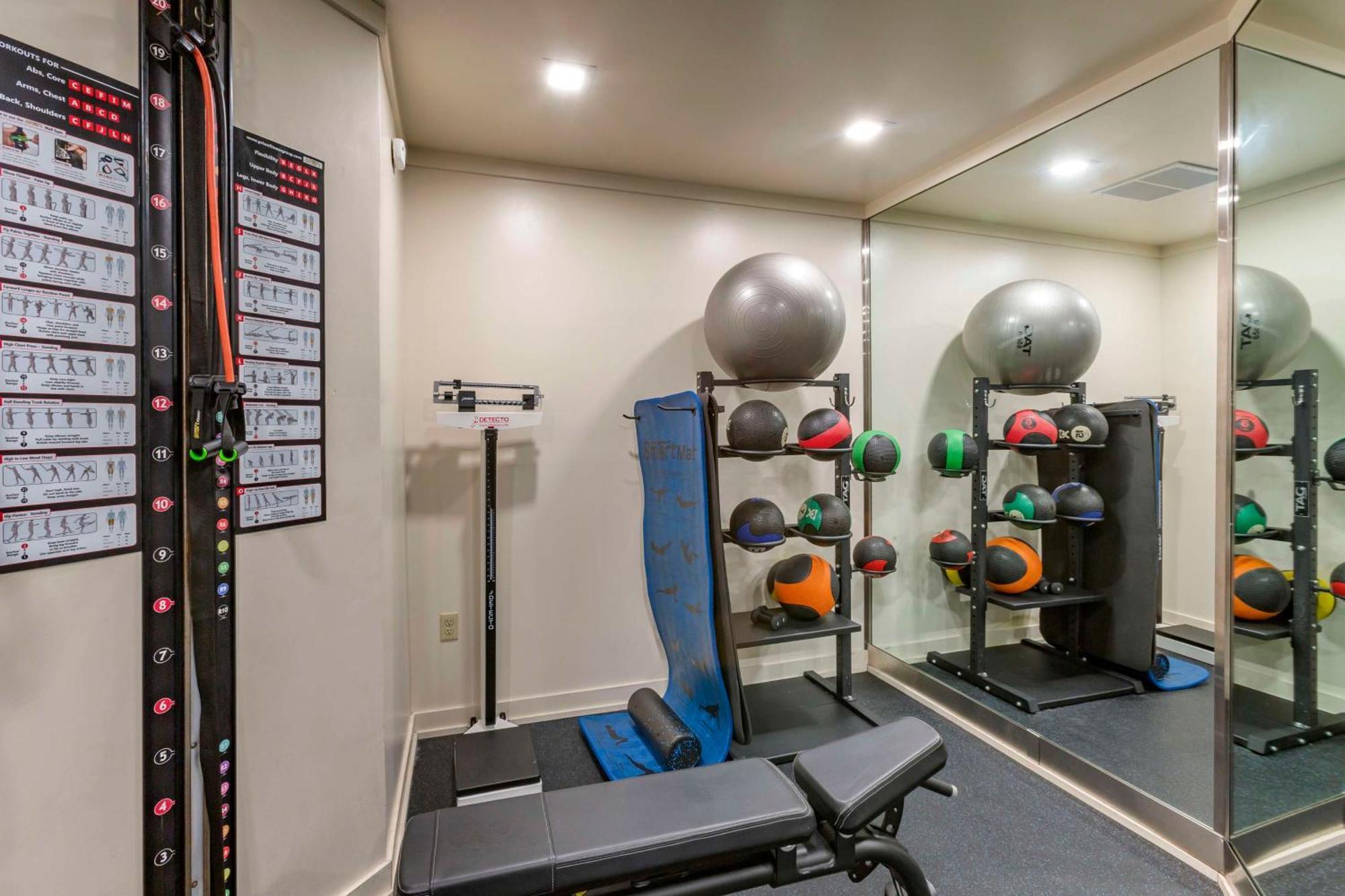 Best Western Plus Butte Plaza Inn Εξωτερικό φωτογραφία