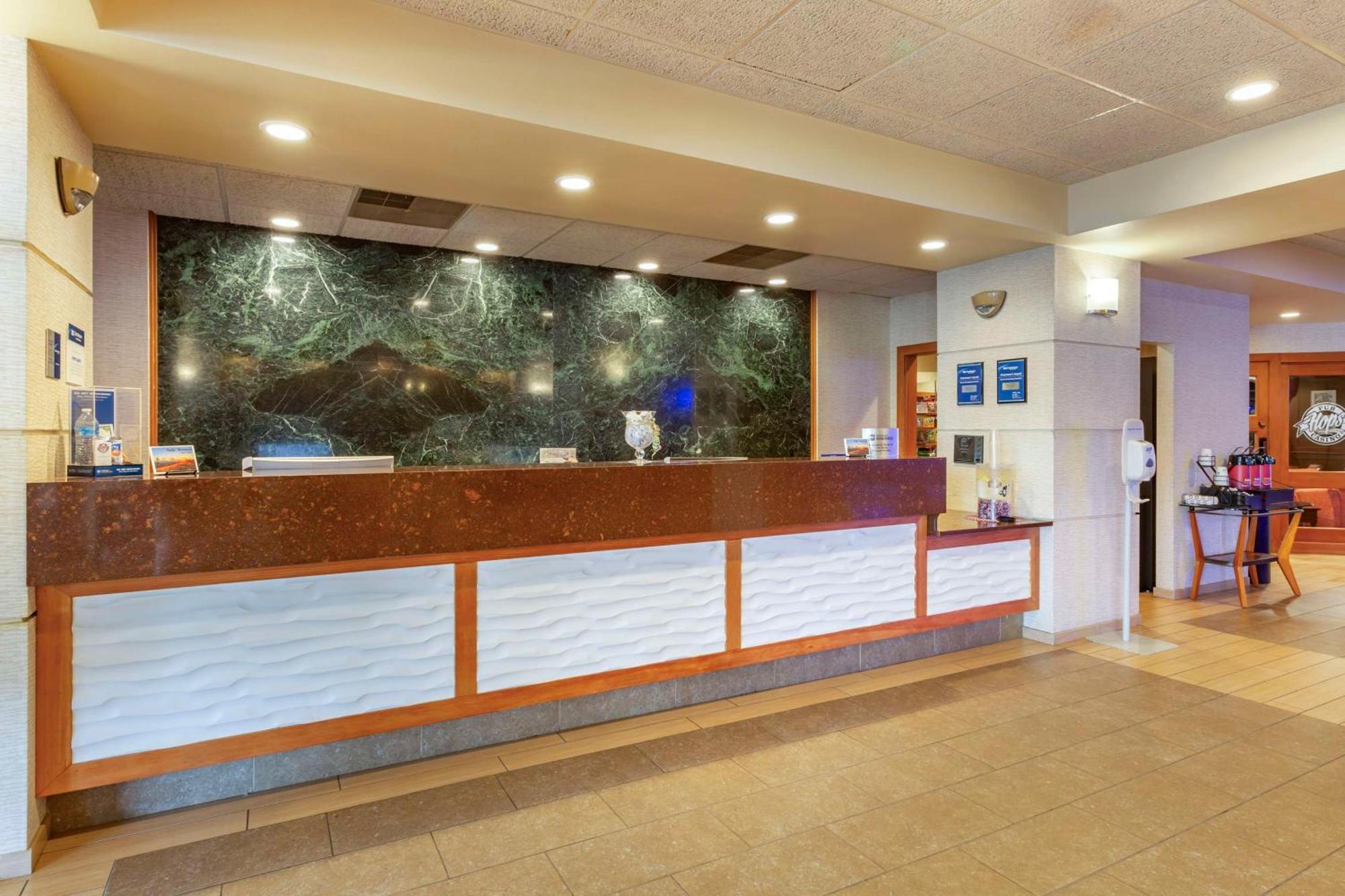 Best Western Plus Butte Plaza Inn Εξωτερικό φωτογραφία